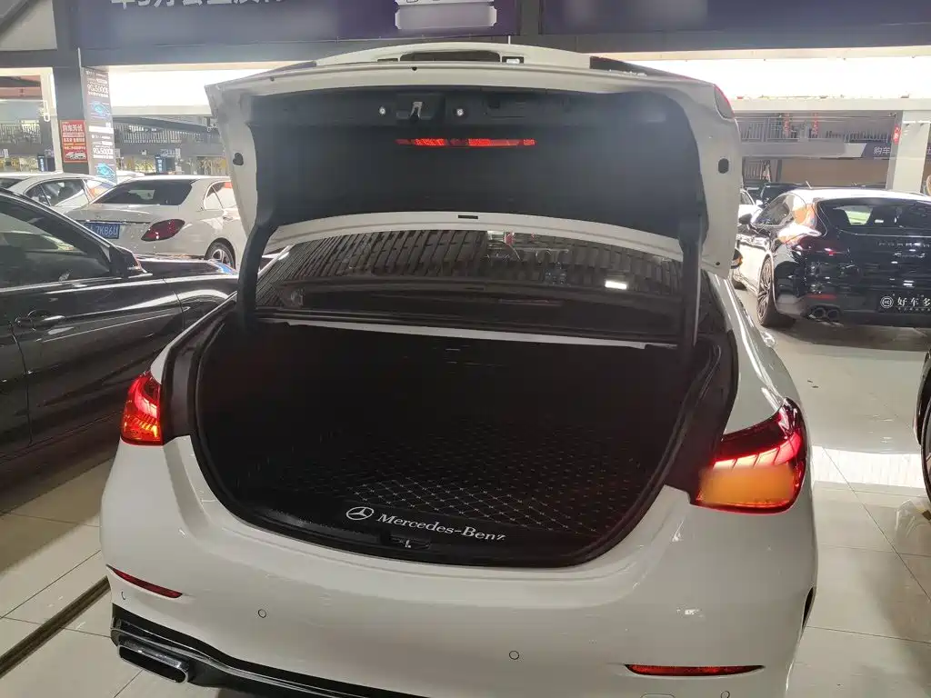Mercedes-Benz C-Class 2023 — фото 15