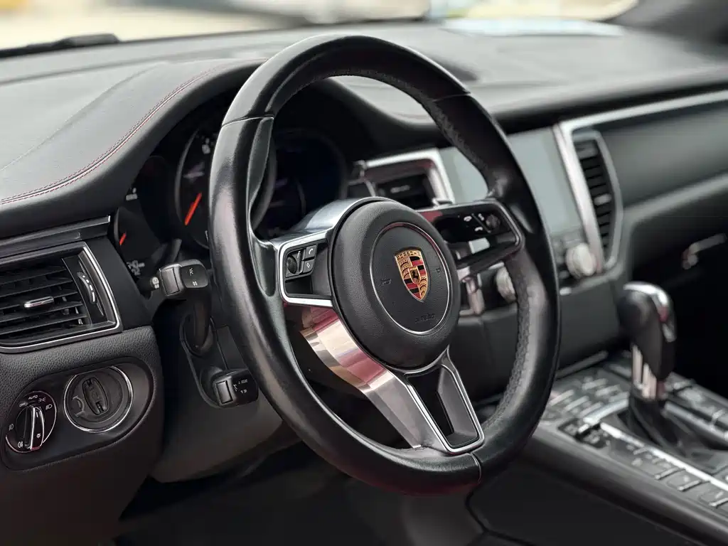 Porsche Macan 2017 — фото 7