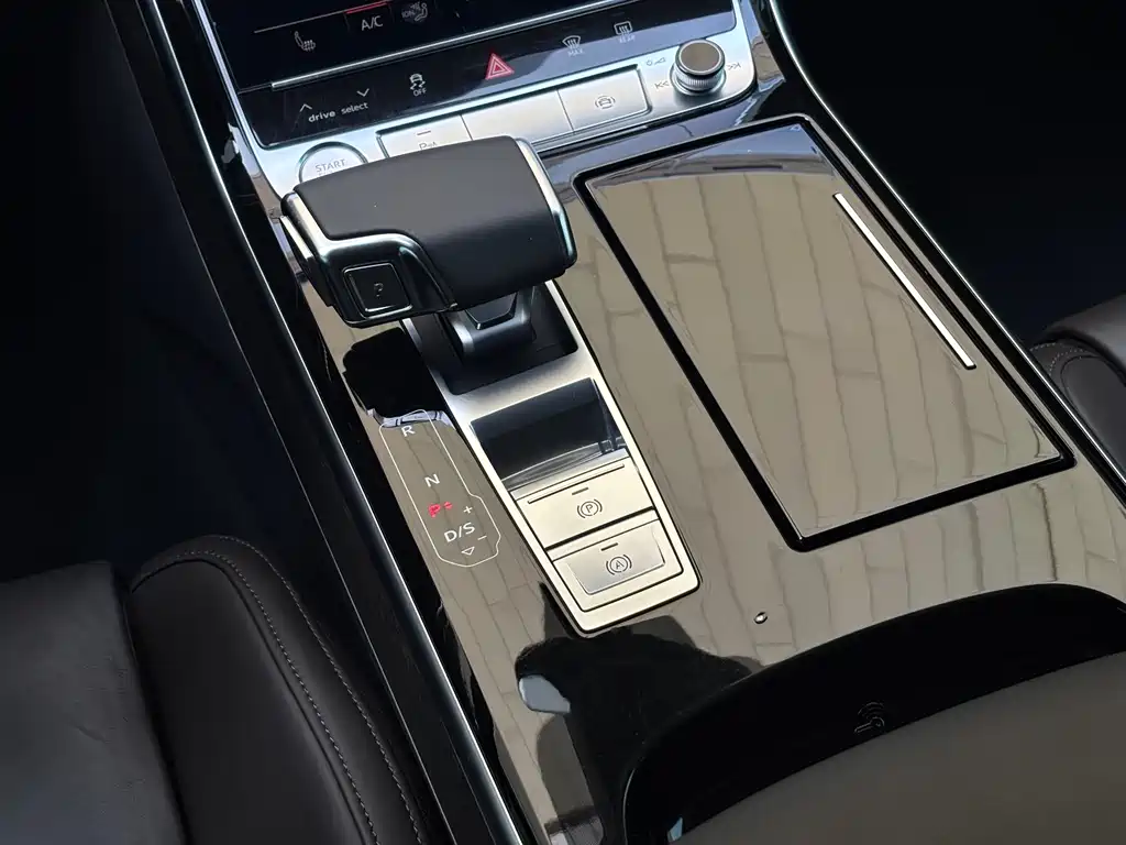 Audi A8 2020 — фото 12
