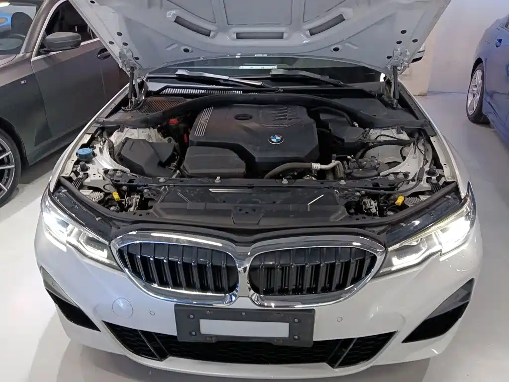 BMW 3 Series 2021 — фото 10