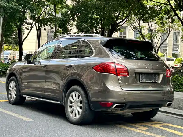 Porsche Cayenne 2011