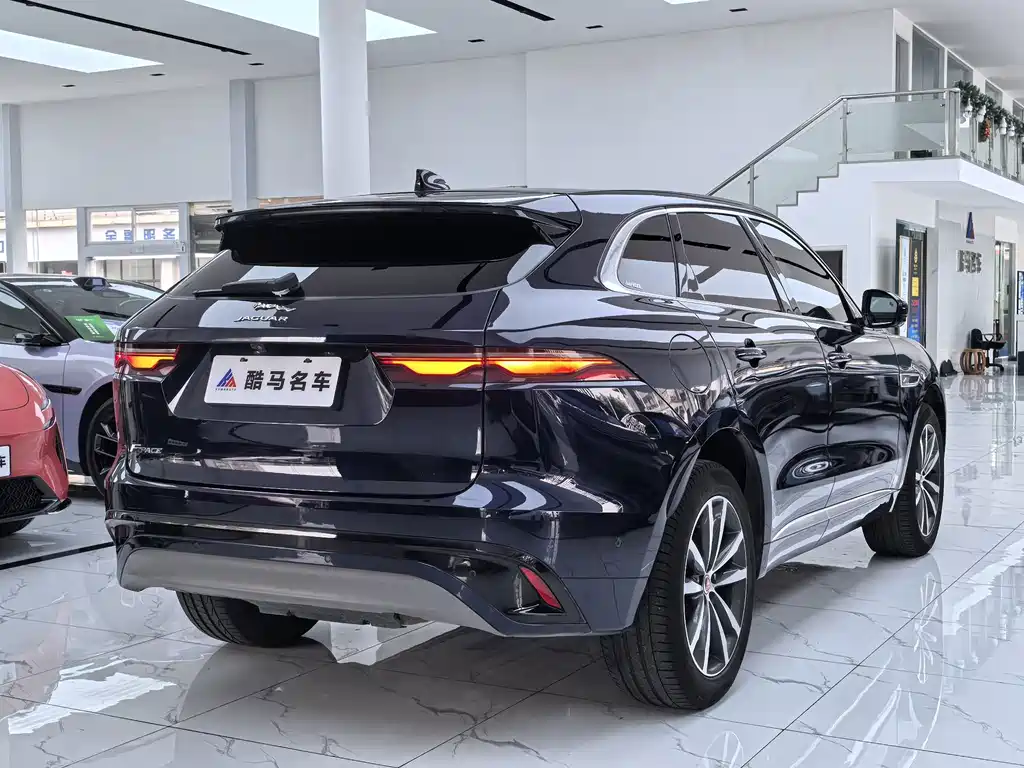 Jaguar F-PACE 2021 — фото 15