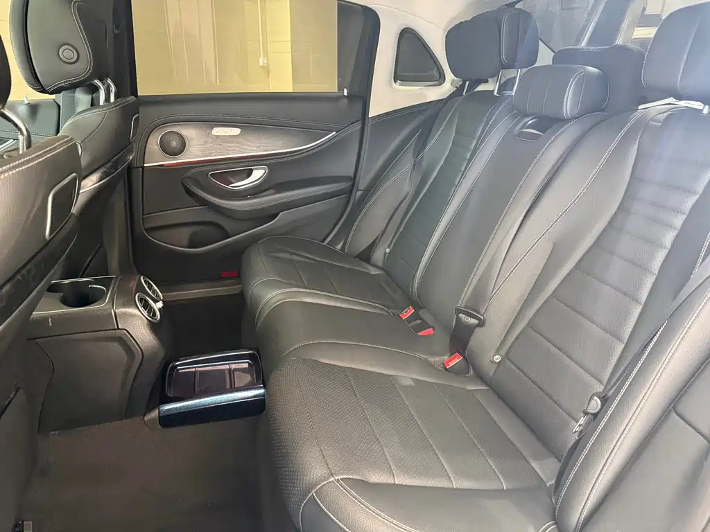 Mercedes-Benz E-Class 2019 — фото 11