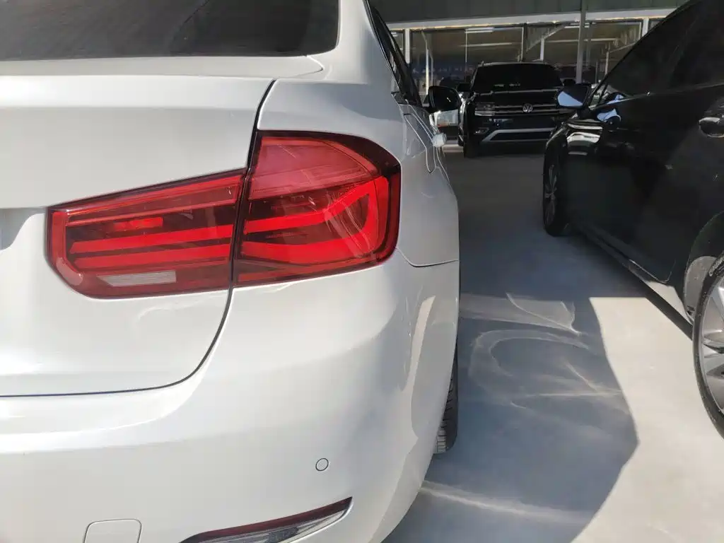 BMW 3 Series 2016 — фото 24