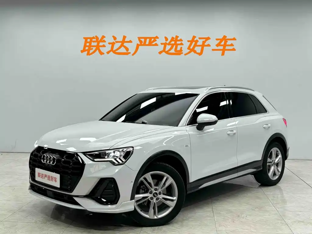 Audi Q3 2023 — фото 1