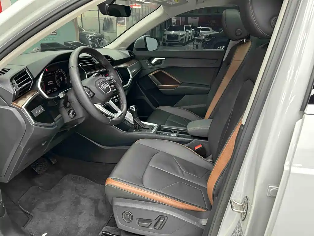 Audi Q3 2023 — фото 11