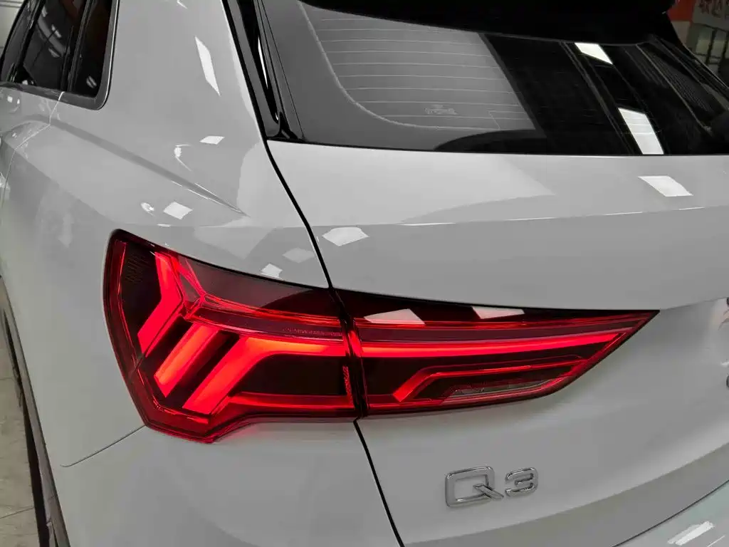 Audi Q3 2023 — фото 19