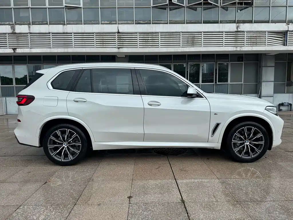 BMW X5 2022 — фото 11