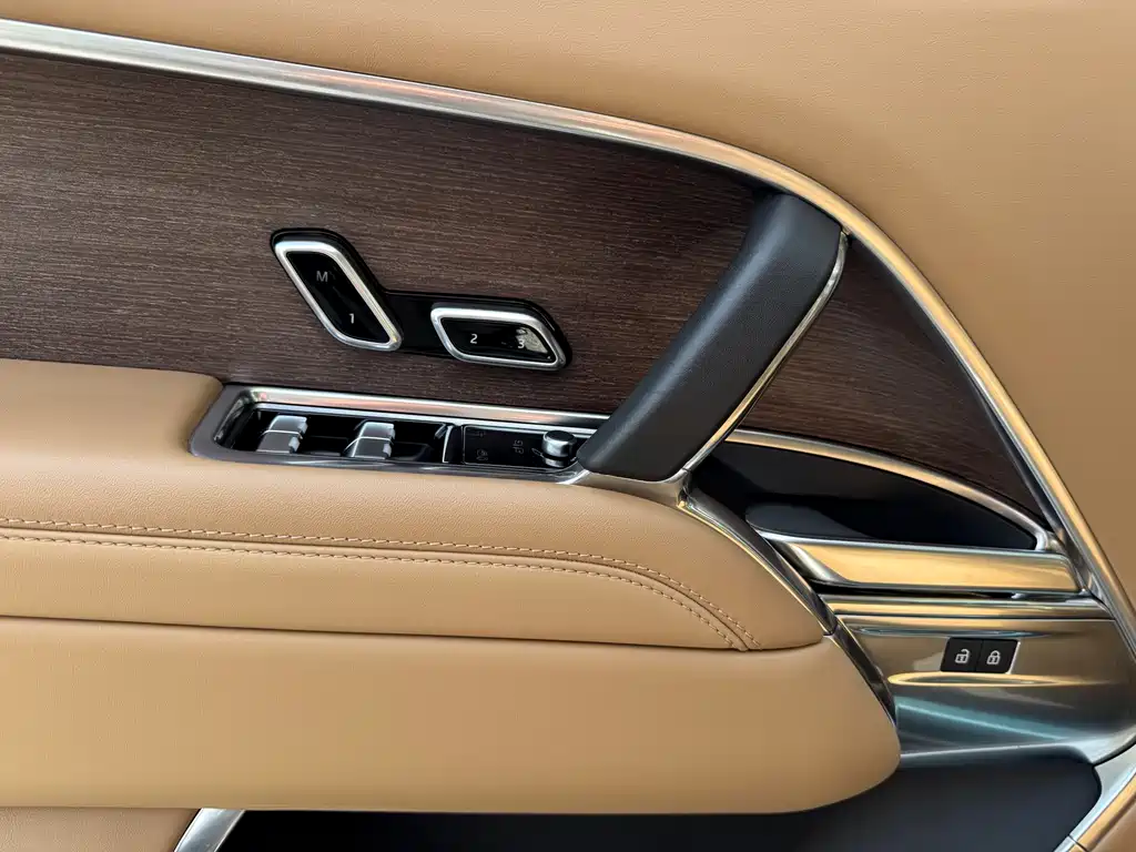 Land Rover Range Rover 2023 — фото 15