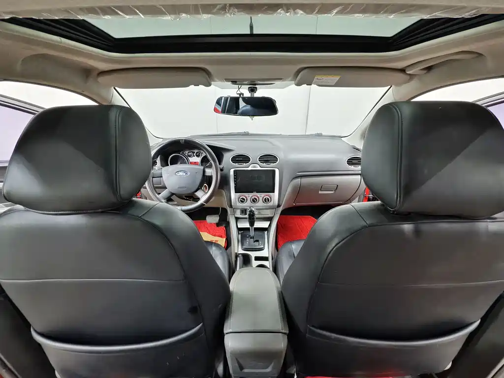 Ford Focus 2015 — фото 10