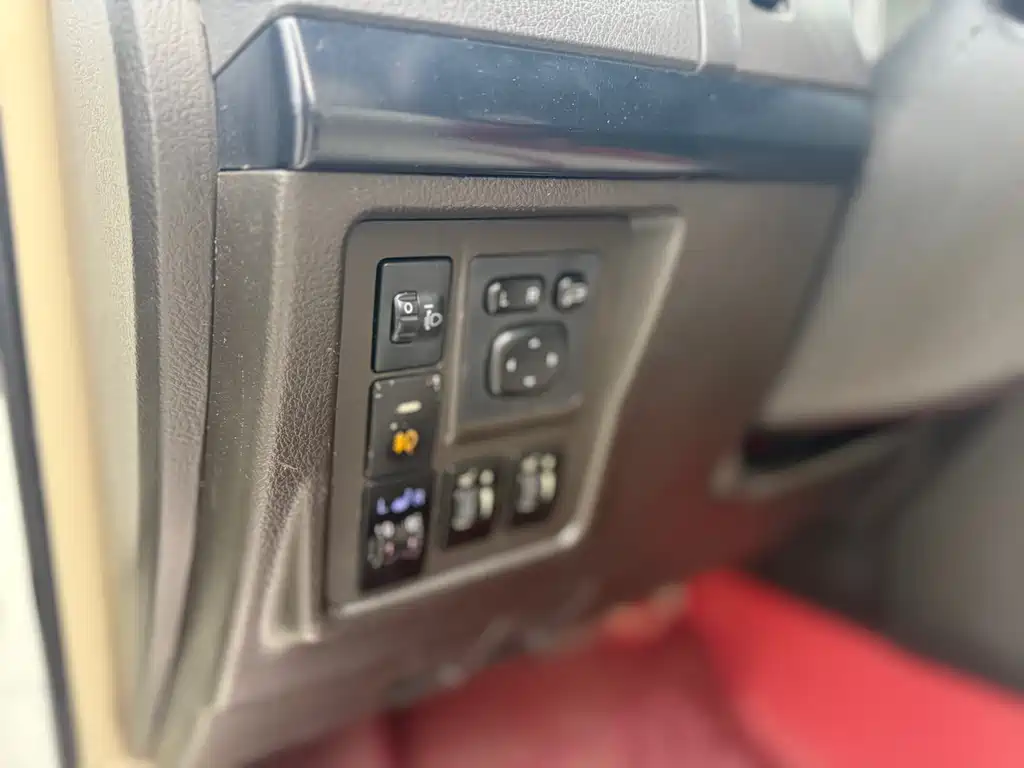 Toyota Prado 2010 — фото 10