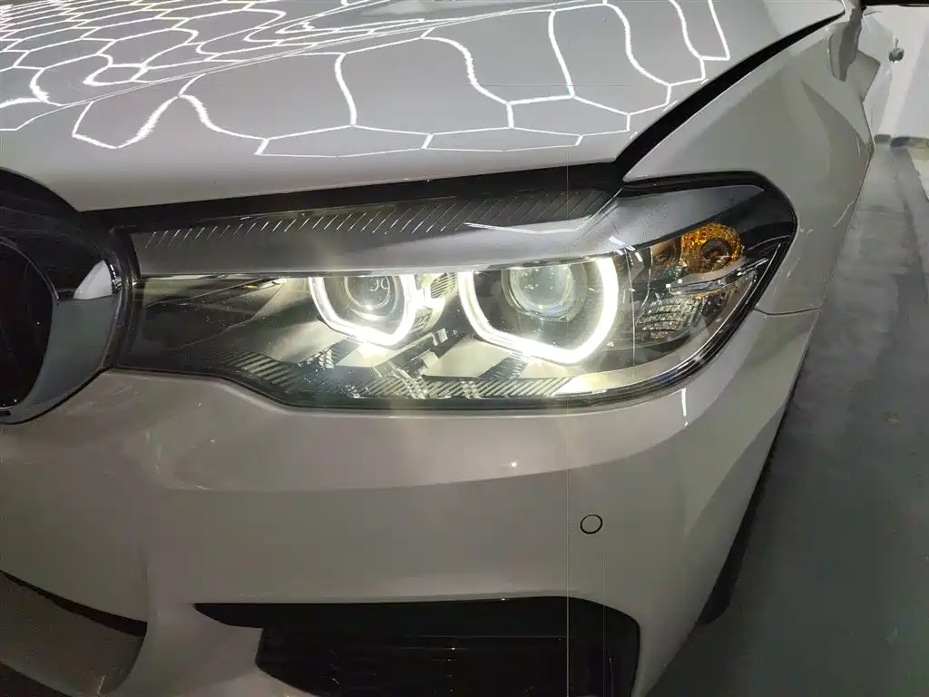 BMW 5 Series 2019 — фото 24