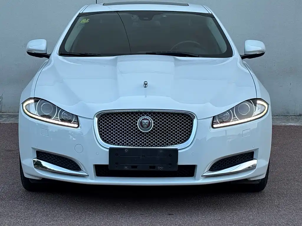 Jaguar XF 2015 — фото 2
