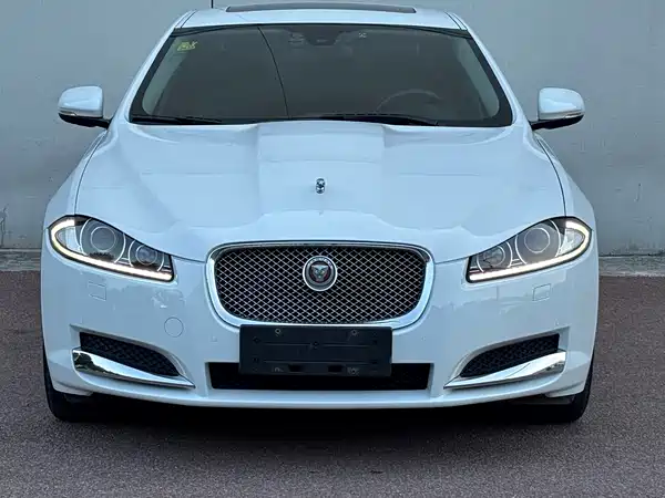Jaguar XF 2015
