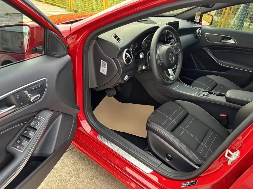 Mercedes-Benz A-Class 2017 — фото 16