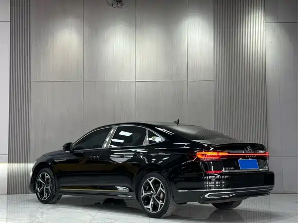 Volkswagen Passat 2024