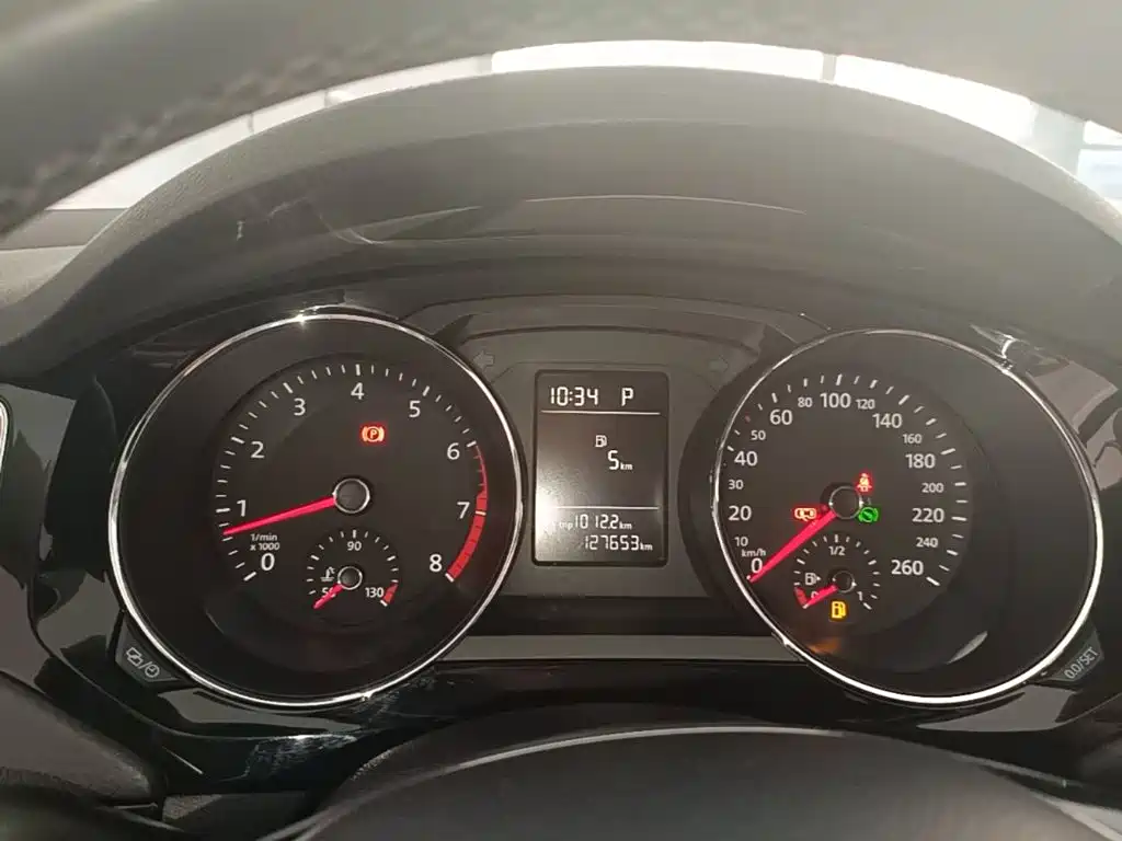 Volkswagen Sagitar 2016