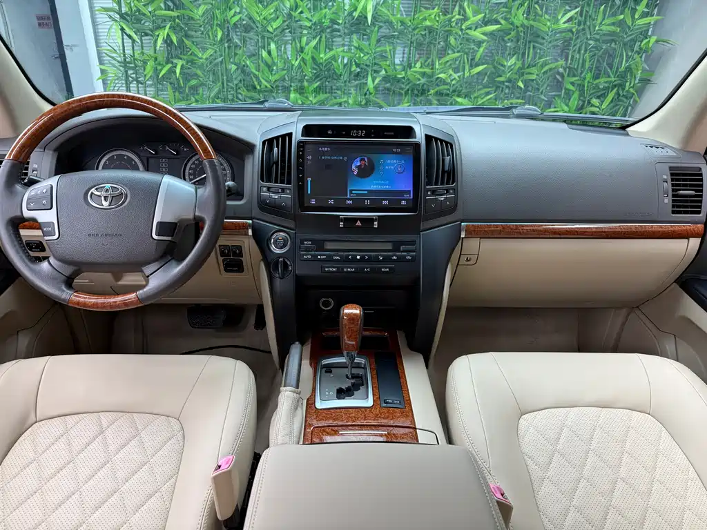 Toyota Land Cruiser 2015 — фото 8
