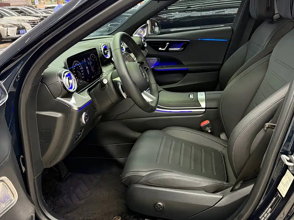 Mercedes-Benz C-Class 2025 — фото 20