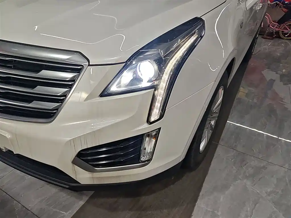 Cadillac XT5 2018 — фото 24