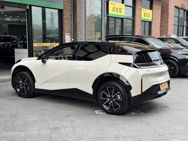 Zeekr X 2025