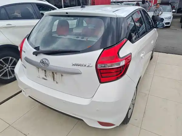 Toyota Yaris L 2020