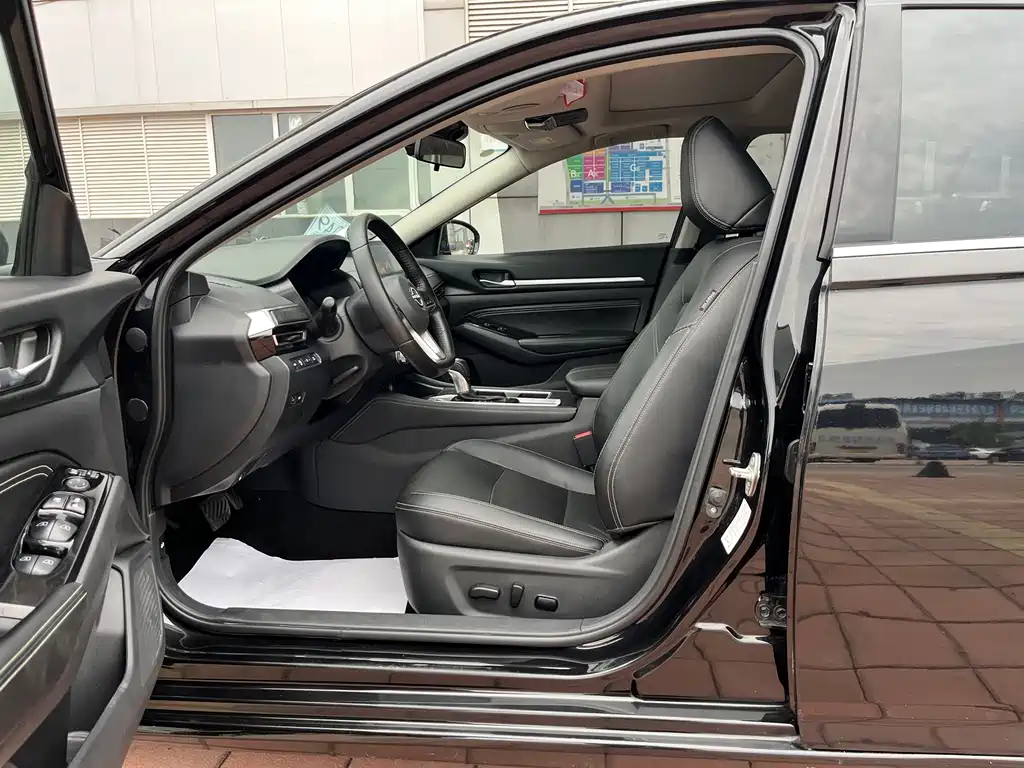 Nissan Teana 2023