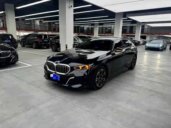 BMW 5 Series 2025