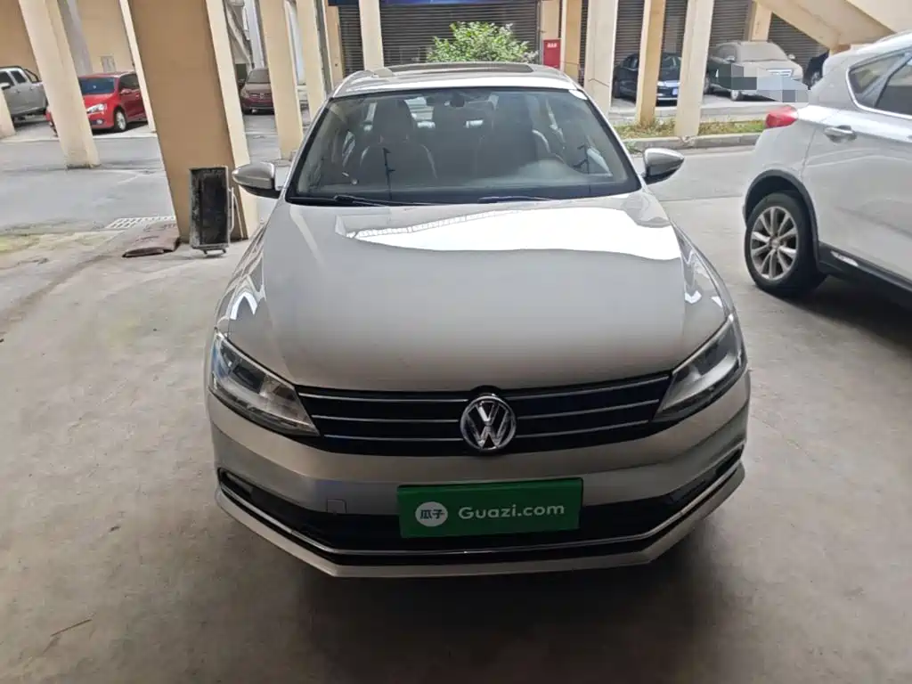 Volkswagen Sagitar 2018