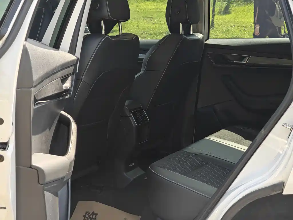 Skoda Karoq 2018 — фото 12