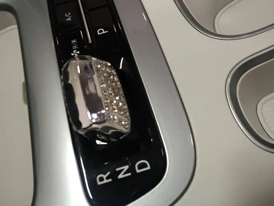 Geely Galaxy Starwish 2025 — фото 16