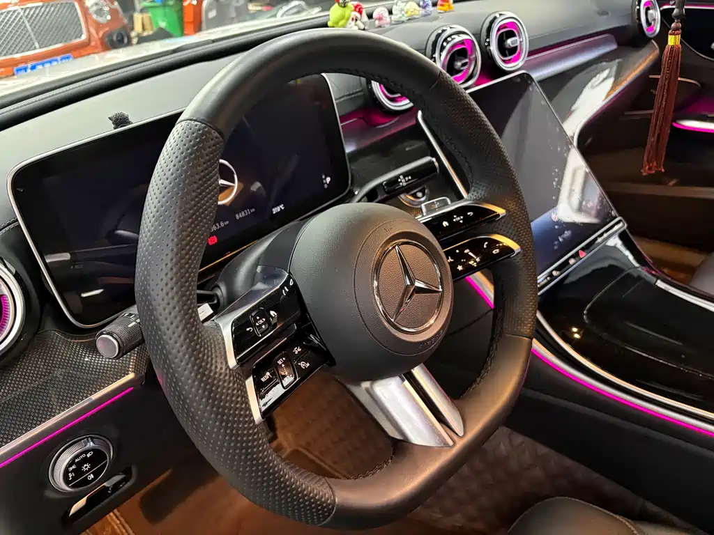 Mercedes-Benz C-Class 2023 — фото 9