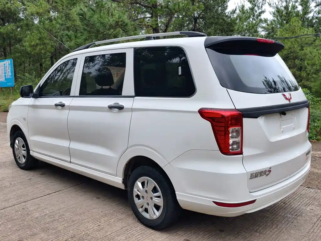 Wuling Hongguang 2020 — фото 14