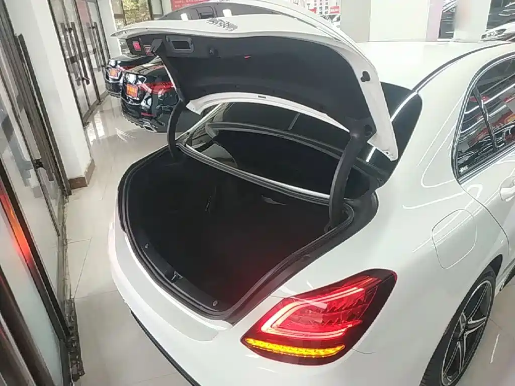 Mercedes-Benz C-Class 2020 — фото 19