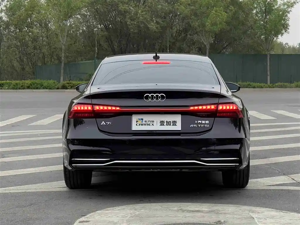 Audi A7L 2025 — фото 17