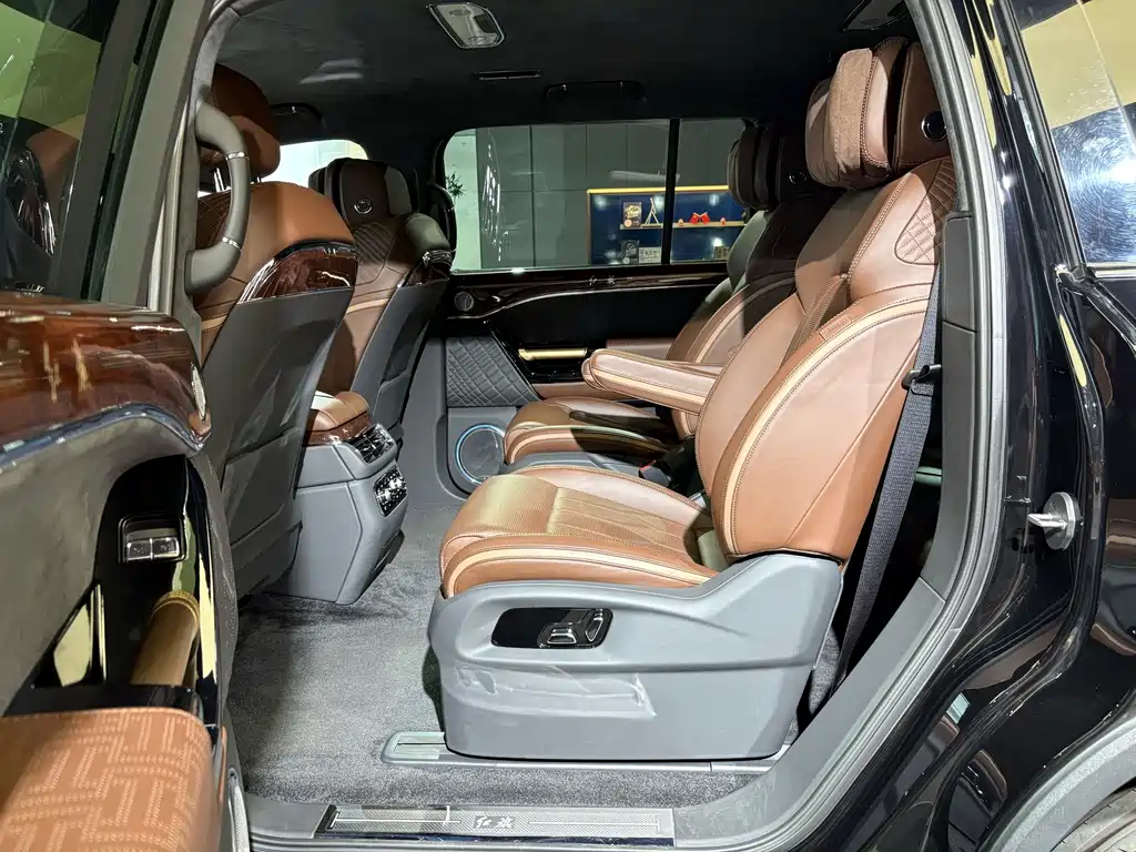 Hongqi Golden Sunflower Guoyao 2022 — фото 20