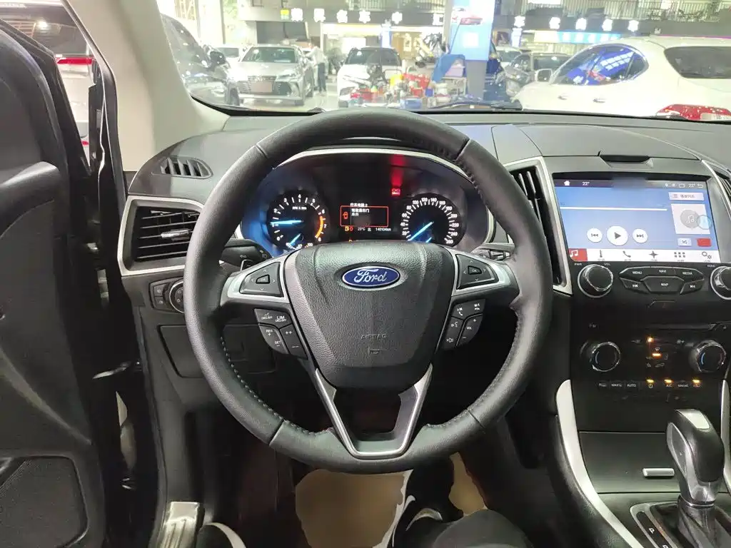 Ford Edge 2018 — фото 11