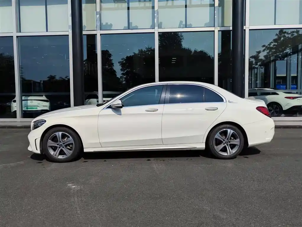Mercedes-Benz C-Class 2020