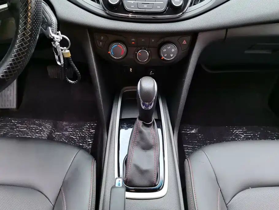 Chevrolet Monza 2021 — фото 16