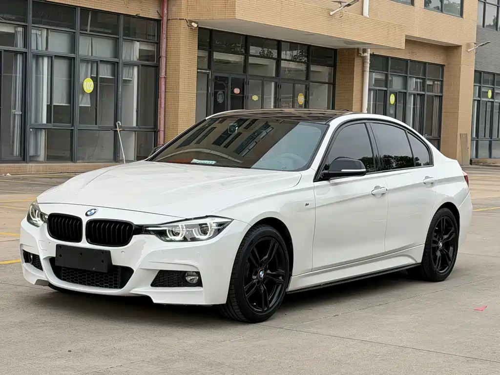 BMW 3 Series 2019 — фото 1