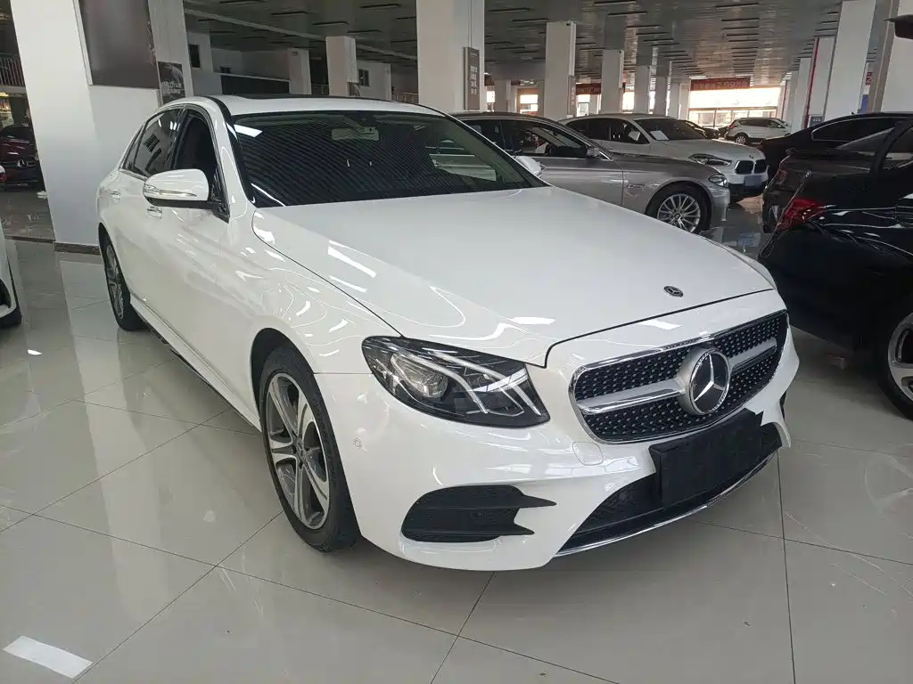 Mercedes-Benz E-Class 2018 — фото 22