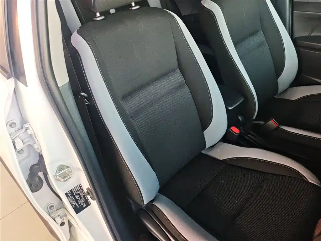 Toyota Yaris L 2022 — фото 20