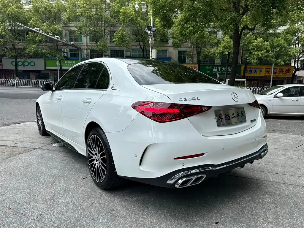 Mercedes-Benz C-Class 2024