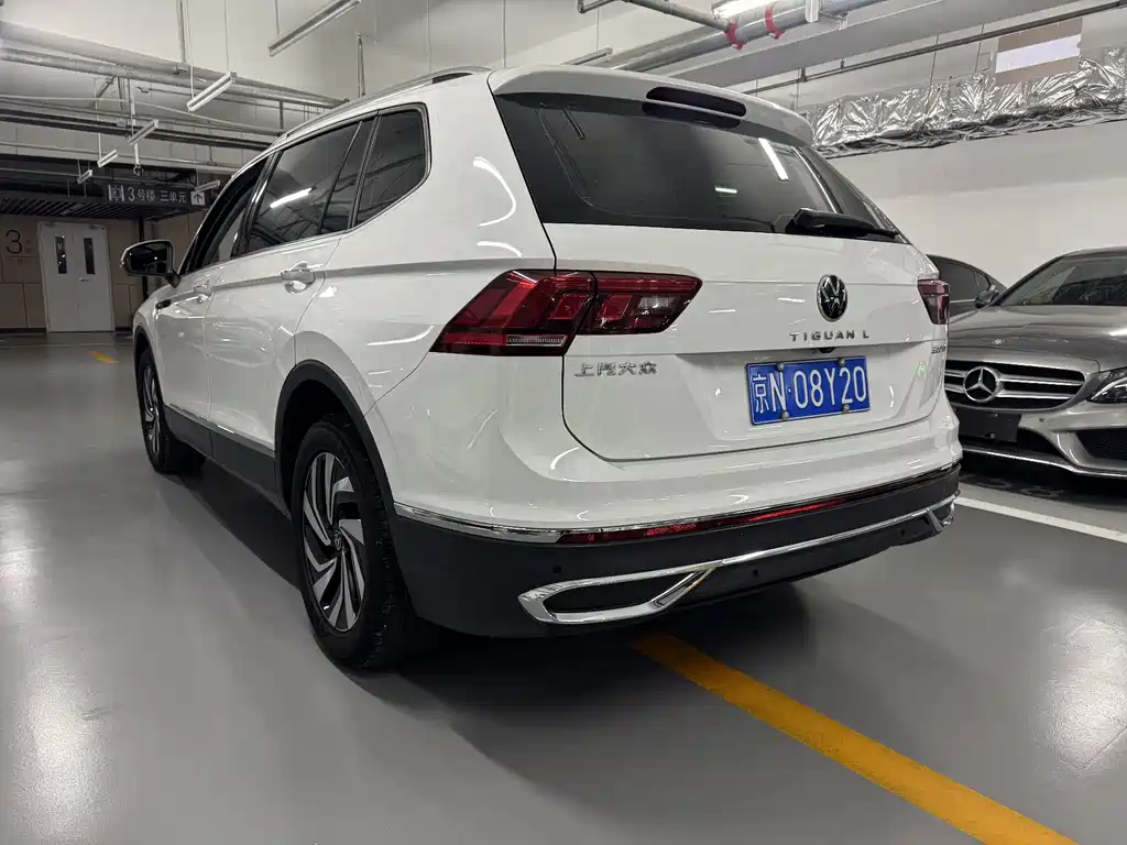 Volkswagen Tiguan L 2024 — фото 13
