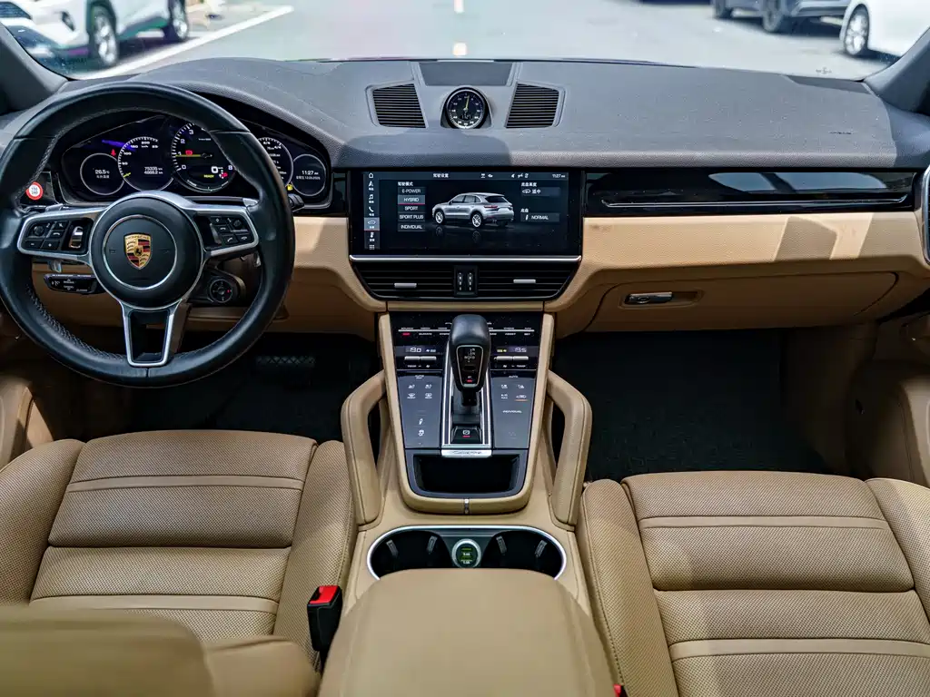 Porsche Cayenne Hybrid 2020 — фото 18