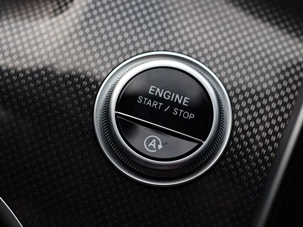 Mercedes-Benz C-Class 2024 — фото 15