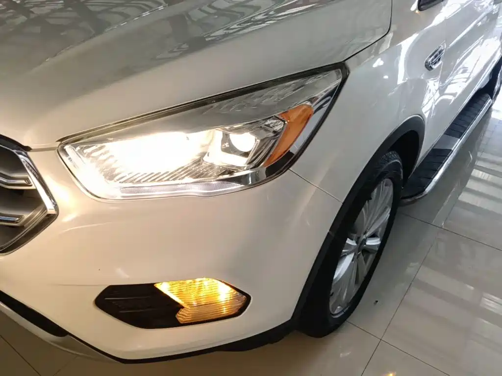 Ford Kuga 2017 — фото 24