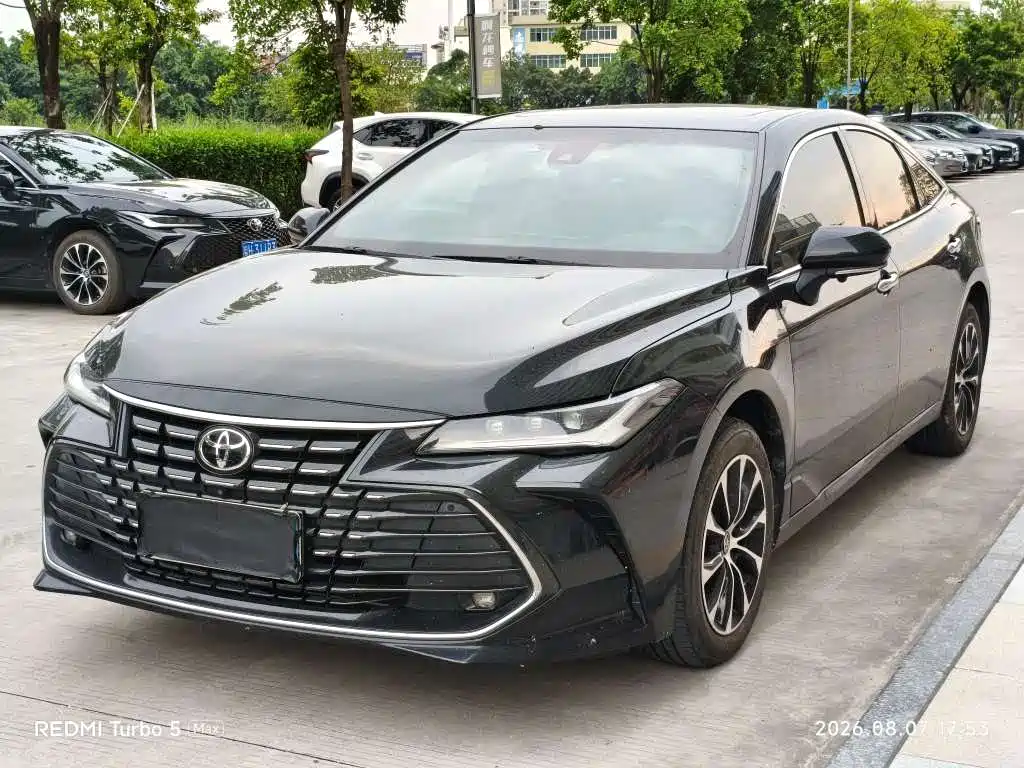 Toyota Avalon 2023 — фото 1