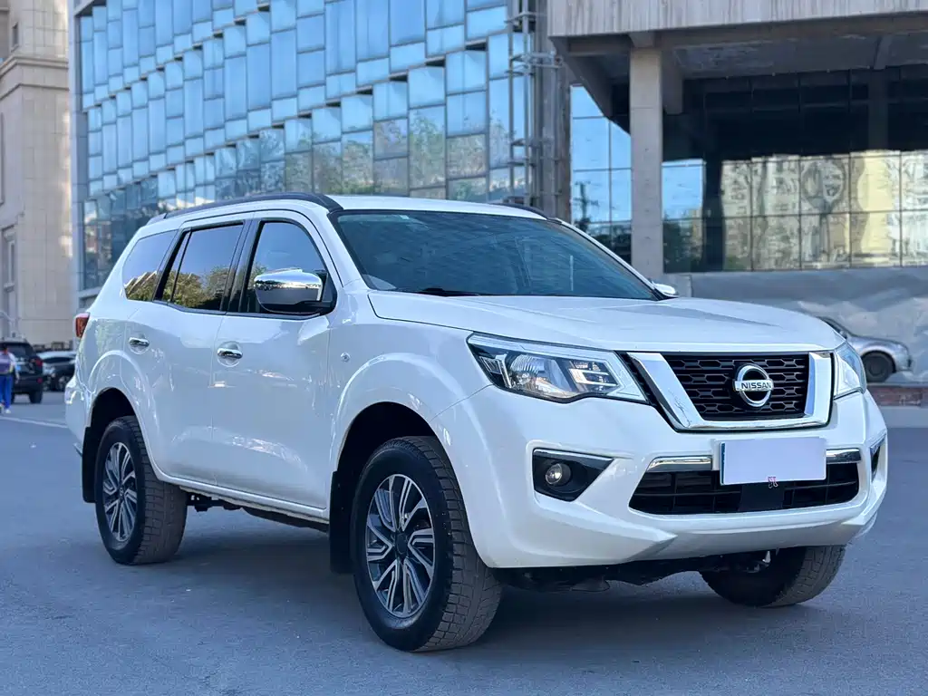 Nissan Terra 2018 — фото 3