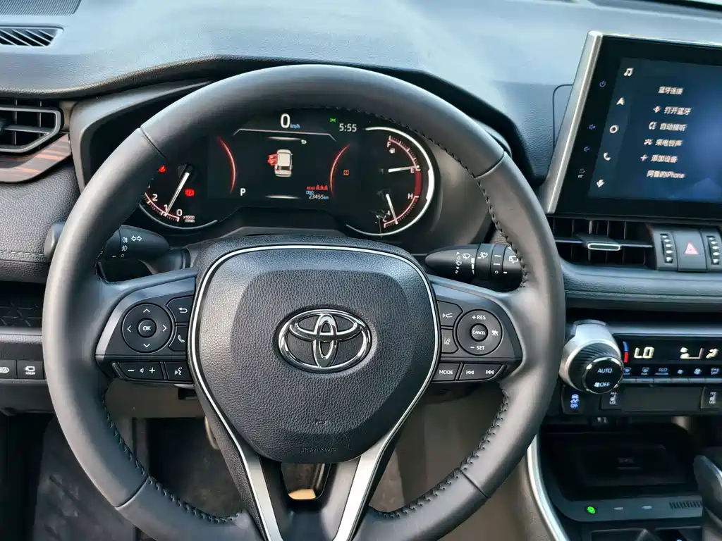 Toyota RAV4 2023 — фото 13